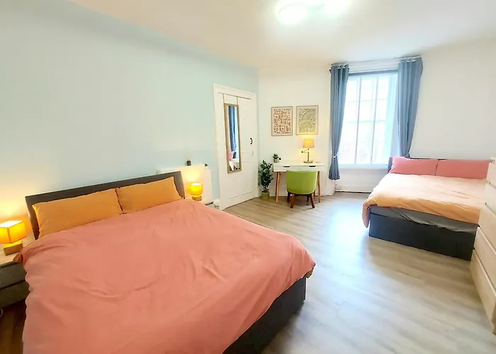 Spacious Victorian Flat In Edinburgh City